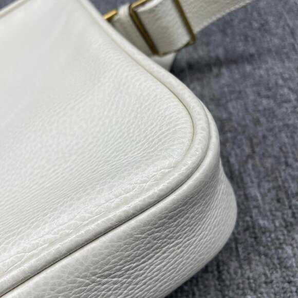 100% Authentic Gucci Leather Crossbody Bag - Picture 9 of 15